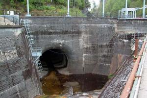 Invergarry Dam  - 溢洪道隧道